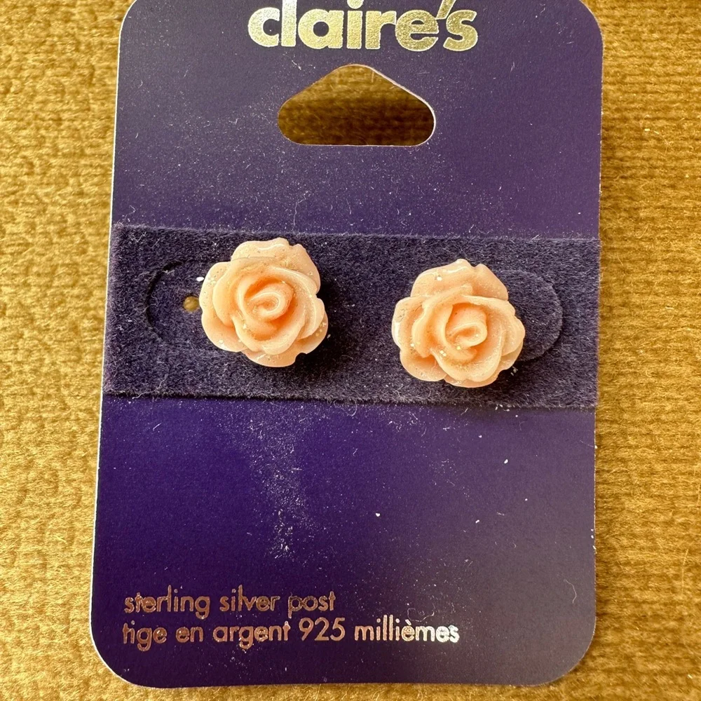 Butterfly and Flower Stud Earrings New - Picture 6 of 9